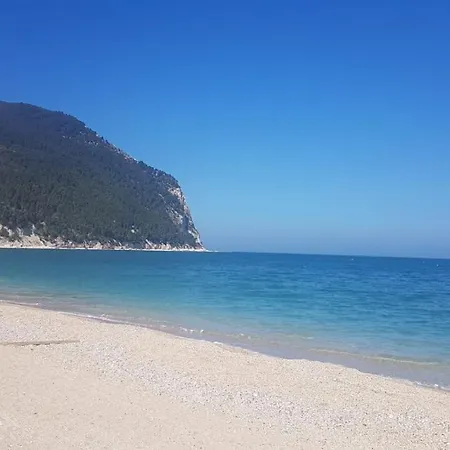 Casa Maresole A Di Numana * マルチェッリ